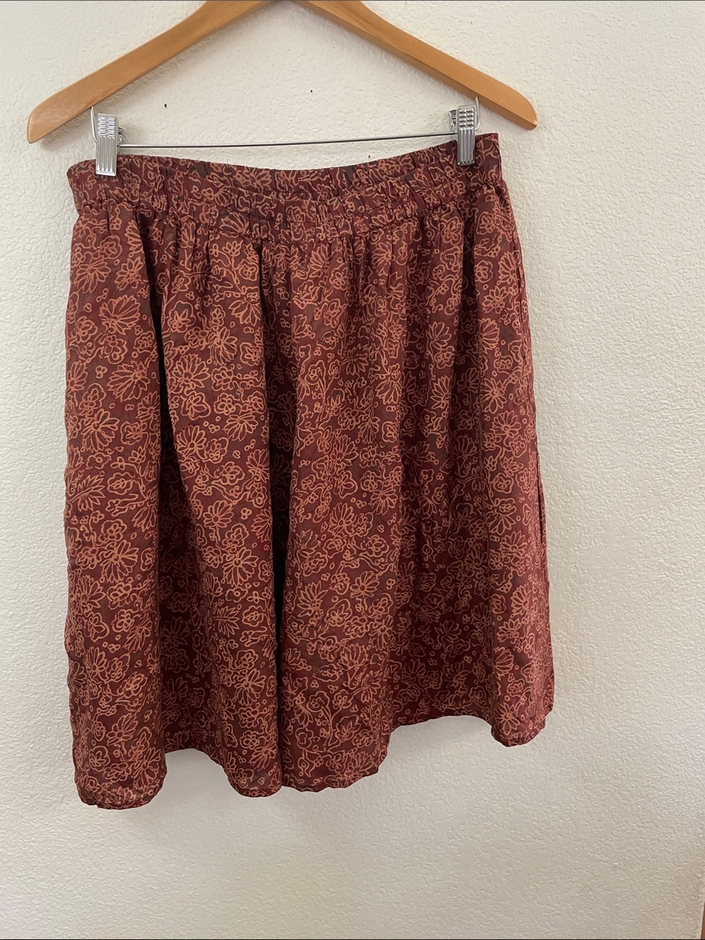 Chaus 100% silk High-Waist Rust Floral Shorts pockets Classic resort L 32x23